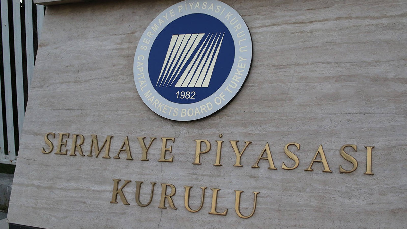 SPK, 2 gerçek ve 2 tüzel kişiye toplam 5,5 milyon lira idari para cezası verdi