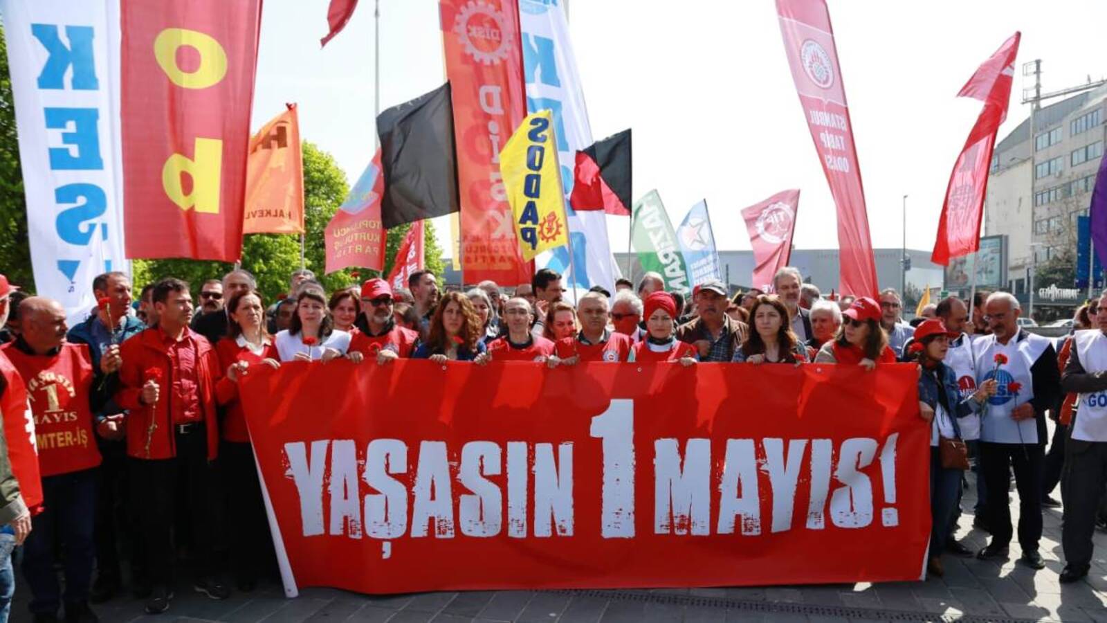 DİSK ve KESK Taksim'e yürümekten vazgeçti
