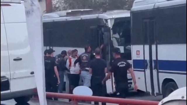 Polonez işçilerine ters kelepçeli gözaltı