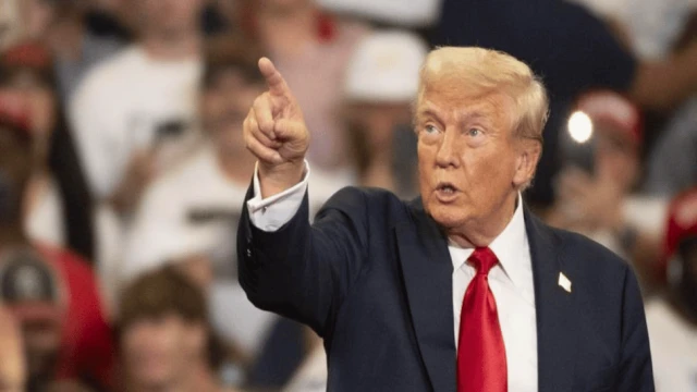 Trump'un bulunduğu bölgeye yakın bir alandan silah sesleri geldi