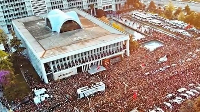 Farklı Farklı Yollardan Gelip, Aynı Meydanda Buluşanlar/Ya da Neden Sokaktayız?