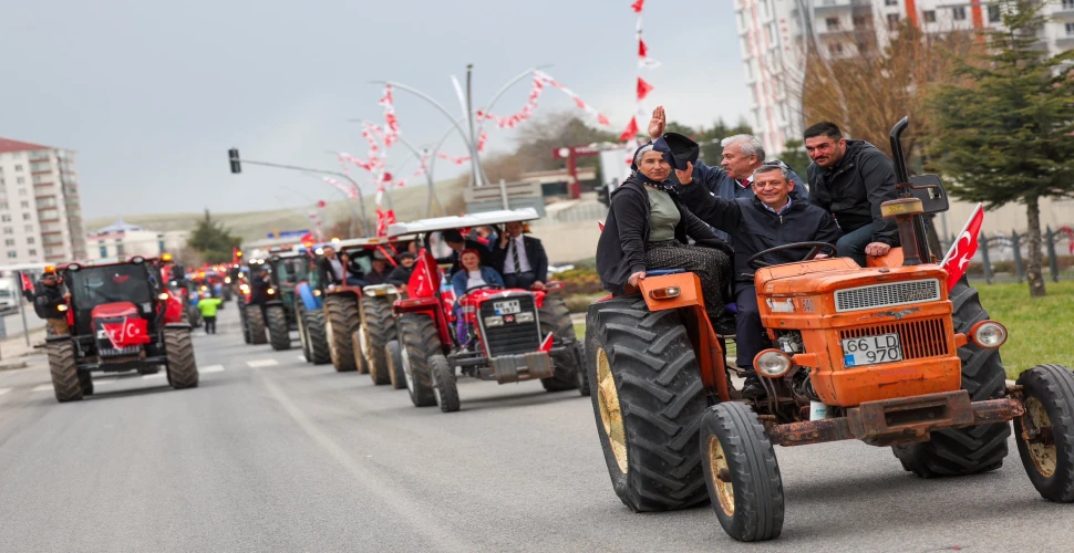 CHP’nin bir şey daha yapması gerekiyor: Topluma bir gelecek sunmak
