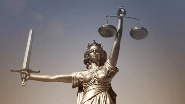 Kurallı ekonomiye geçmeyi unuttuk!