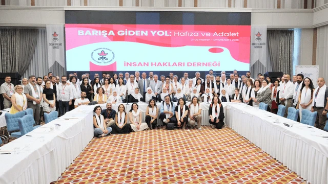 “Barış için savaşın kahramanlarına ihtiyaç duymadan toplum olmak”