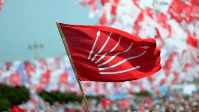 CHP’nin yol ayrımı: Muhakeme mi, müdahale mi? 