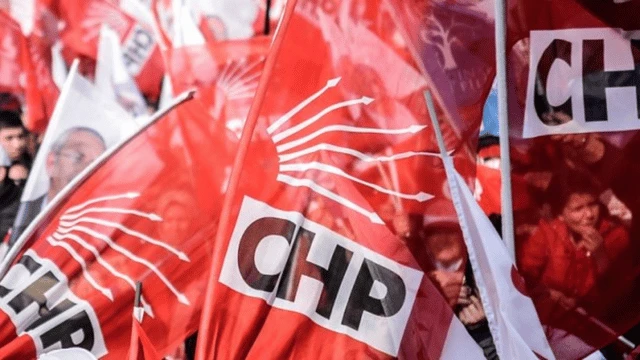 Ey CHP: Titre ve Kendine Dön