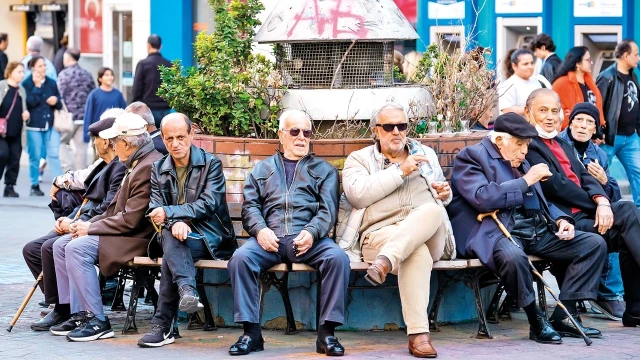 Üretimin ve emeğin sessiz tanıkları: Türkiye’de emeklilik, yaşlılık ve toplumsal adalet