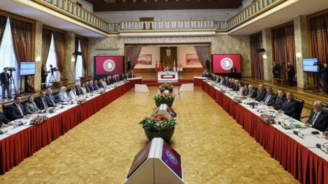 CHP’nin çözüm süreci komisyonuna katılımı