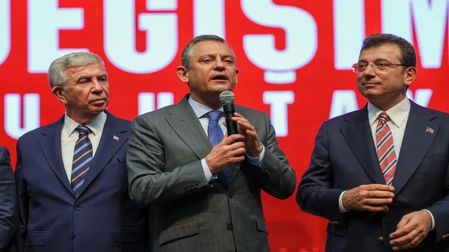 CHP: Yeni bir hikâye/kimlik zorunluluğu