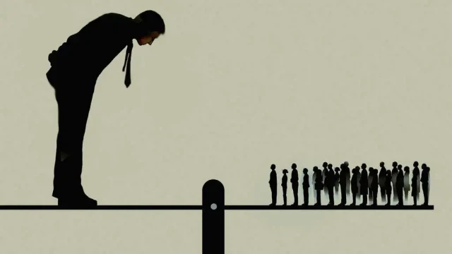 Kibir perdesinin ardında