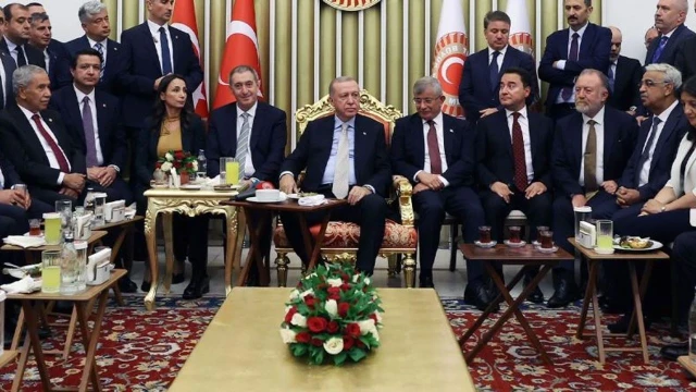 Vahşi kapitalizm ve demokrasinin reklam çekimleri