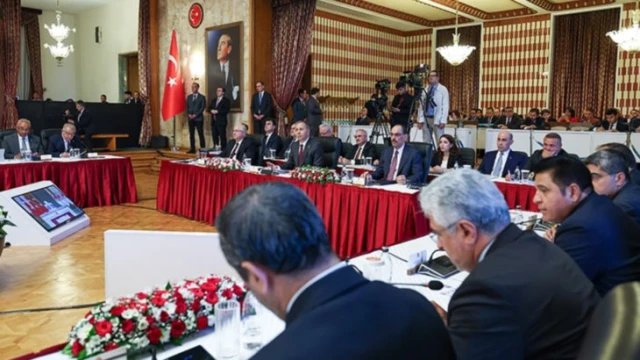 Çözüm İmralı’ya gitmekte mi?