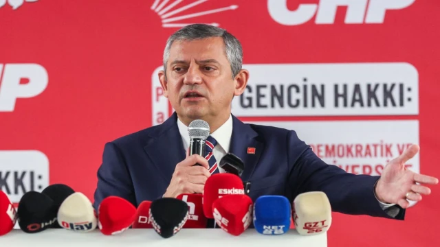 CHP, Özel ile doğru yolda
