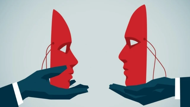 Tamamlanmamış cumhuriyet: Siyasetin zinciri, ekonominin prangası