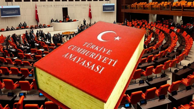 Anayasa Hukukunu katletmek