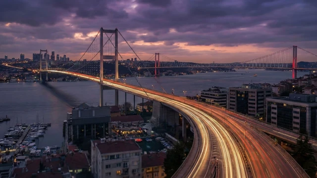 'Köprü Meselesi' ve siyasetin tersine çevrilmiş dünyası