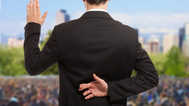 Otoriter ve totaliter algı siyasetinden demokratik oluş siyasetine