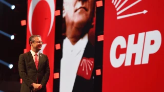 CHP'nin Olağanüstü Kurultayları: Kriz zamanlarında siyasi yeniden yapılanma
